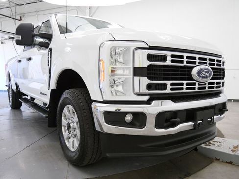 Used 2023 Ford F250 XLT AWD/4WD image 40
