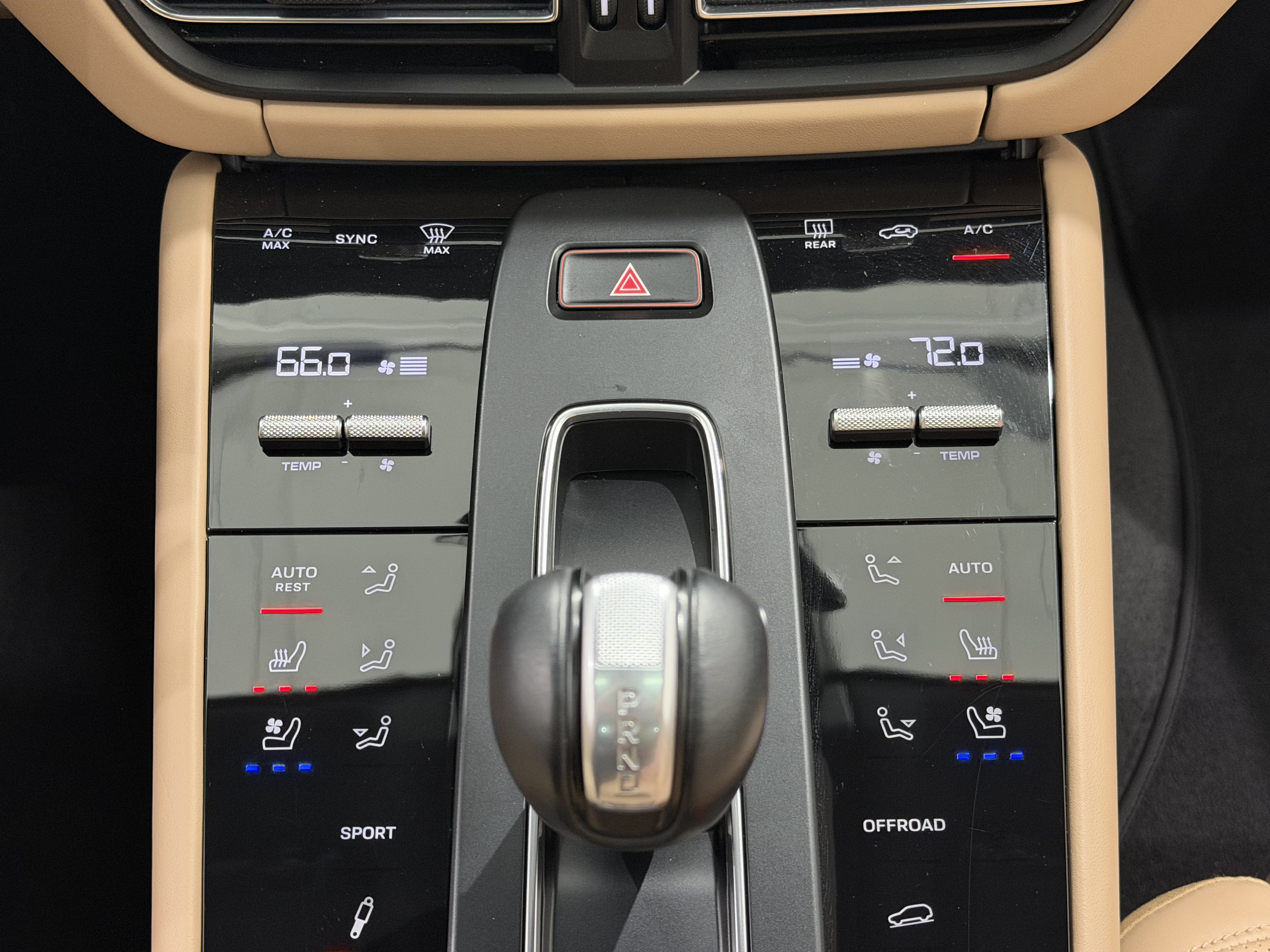 Certified 2023 Porsche Macan S AWD/4WD image 40