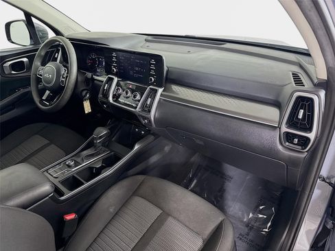 Certified 2023 Kia Sorento LX FWD image 27
