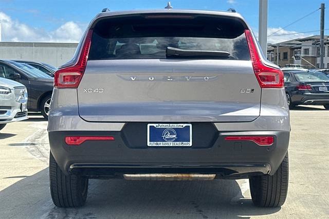 Certified 2026 Volvo XC40 B5 Plus AWD/4WD image 4