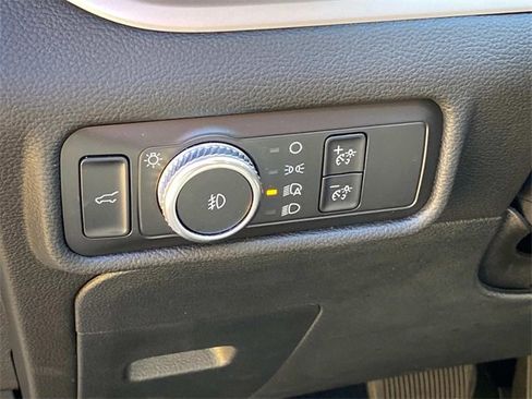 Used 2021 Ford Explorer XLT w/ Equipment Group 202A image 17