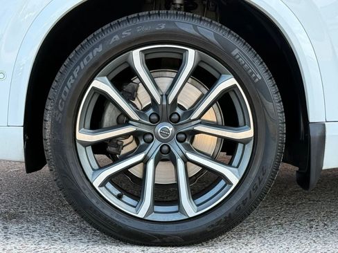 Used 2016 Volvo XC90 T6 Momentum w/ Momentum Plus Package AWD/4WD image 28