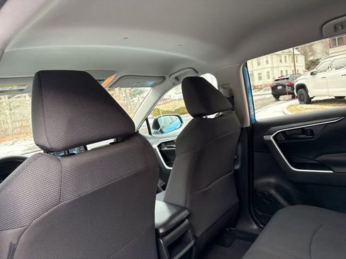 Used 2019 Toyota RAV4 LE image 13