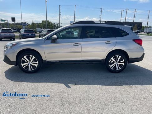 Used 2018 Subaru Outback 2.5i Limited AWD/4WD image 2