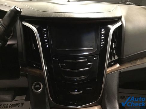 Used 2017 Cadillac Escalade Luxury image 55
