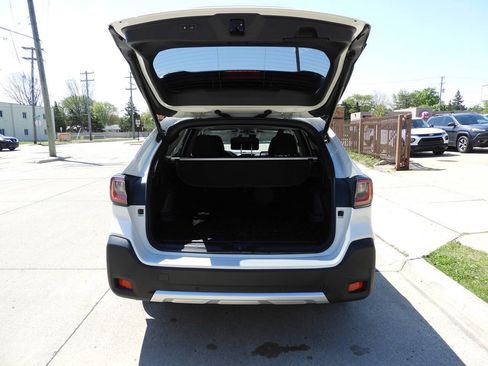Used 2025 Subaru Outback Limited AWD/4WD image 26