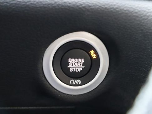 New 2026 Chrysler Pacifica Select image 32