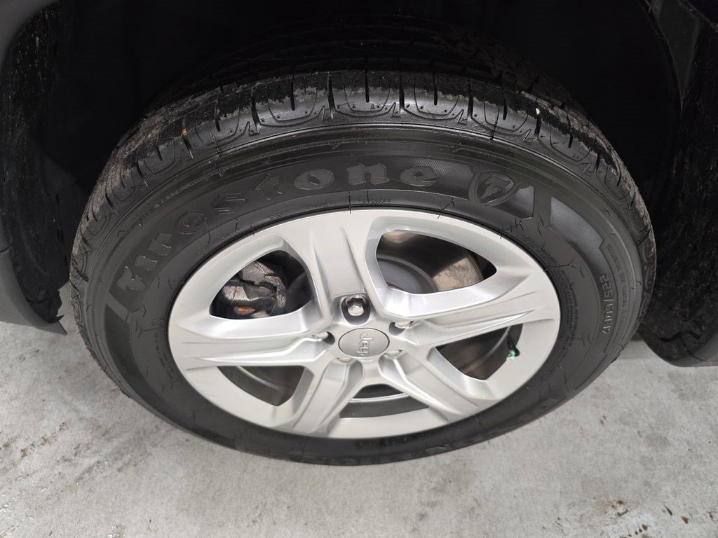 Used 2023 Jeep Compass Latitude AWD/4WD image 9