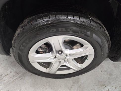 Used 2023 Jeep Compass Latitude AWD/4WD image 9