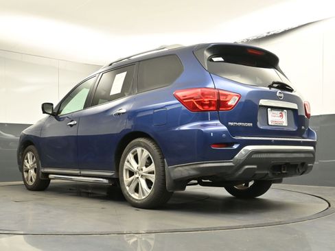 Used 2018 Nissan Pathfinder SL w/ SL Premium Package image 32
