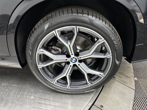 Used 2024 BMW X5 xDrive40i w/ M Sport Package AWD/4WD image 27