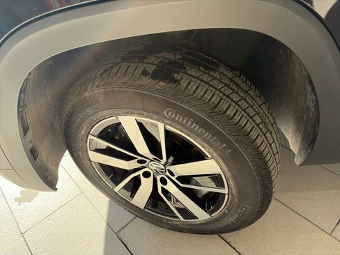 Certified 2023 Volkswagen Atlas SE image 10