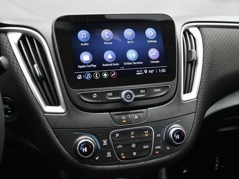 Used 2022 Chevrolet Malibu LT FWD image 17