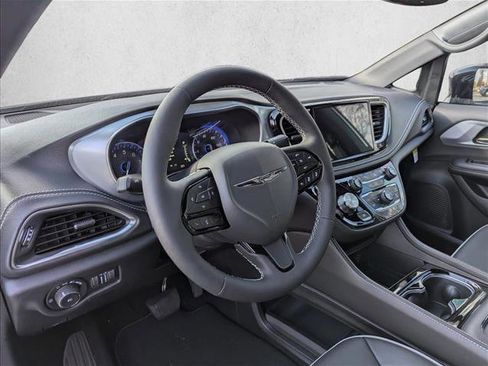 New 2026 Chrysler Pacifica Limited w/ S Appearance Package image 12