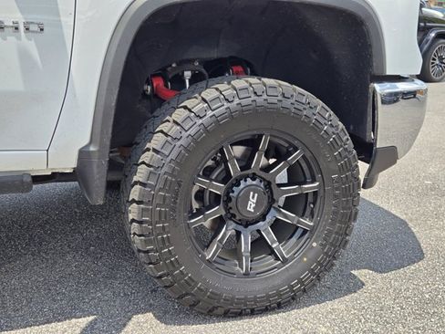 Used 2024 Chevrolet Silverado 2500 LTZ AWD/4WD image 12