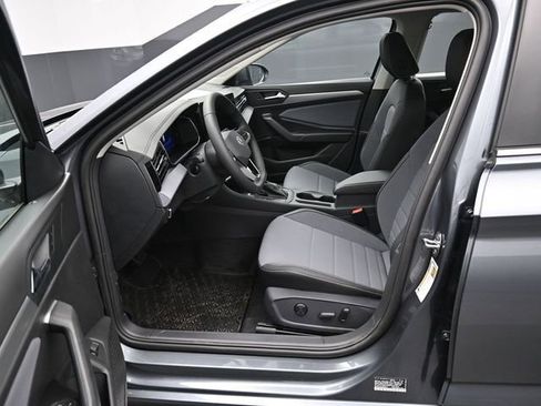 New 2026 Volkswagen Jetta SE FWD image 9