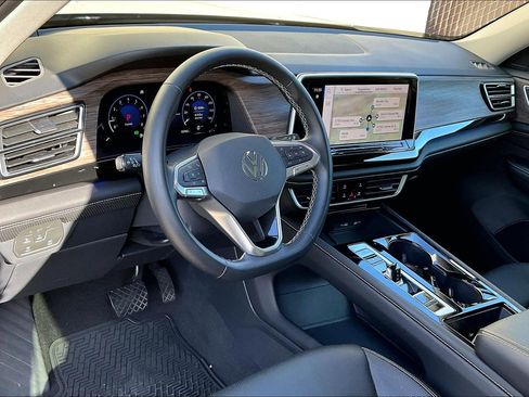 Certified 2025 Volkswagen Atlas SEL image 14
