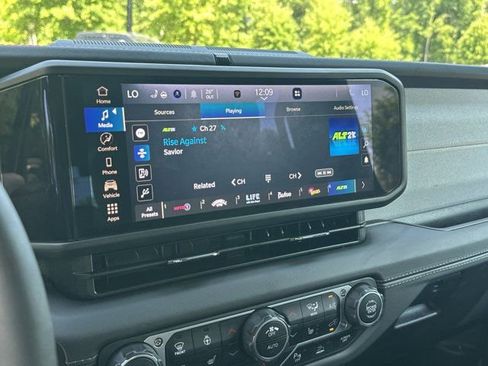 Certified 2025 Jeep Wrangler Unlimited Sahara w/ Safety Group AWD/4WD image 27