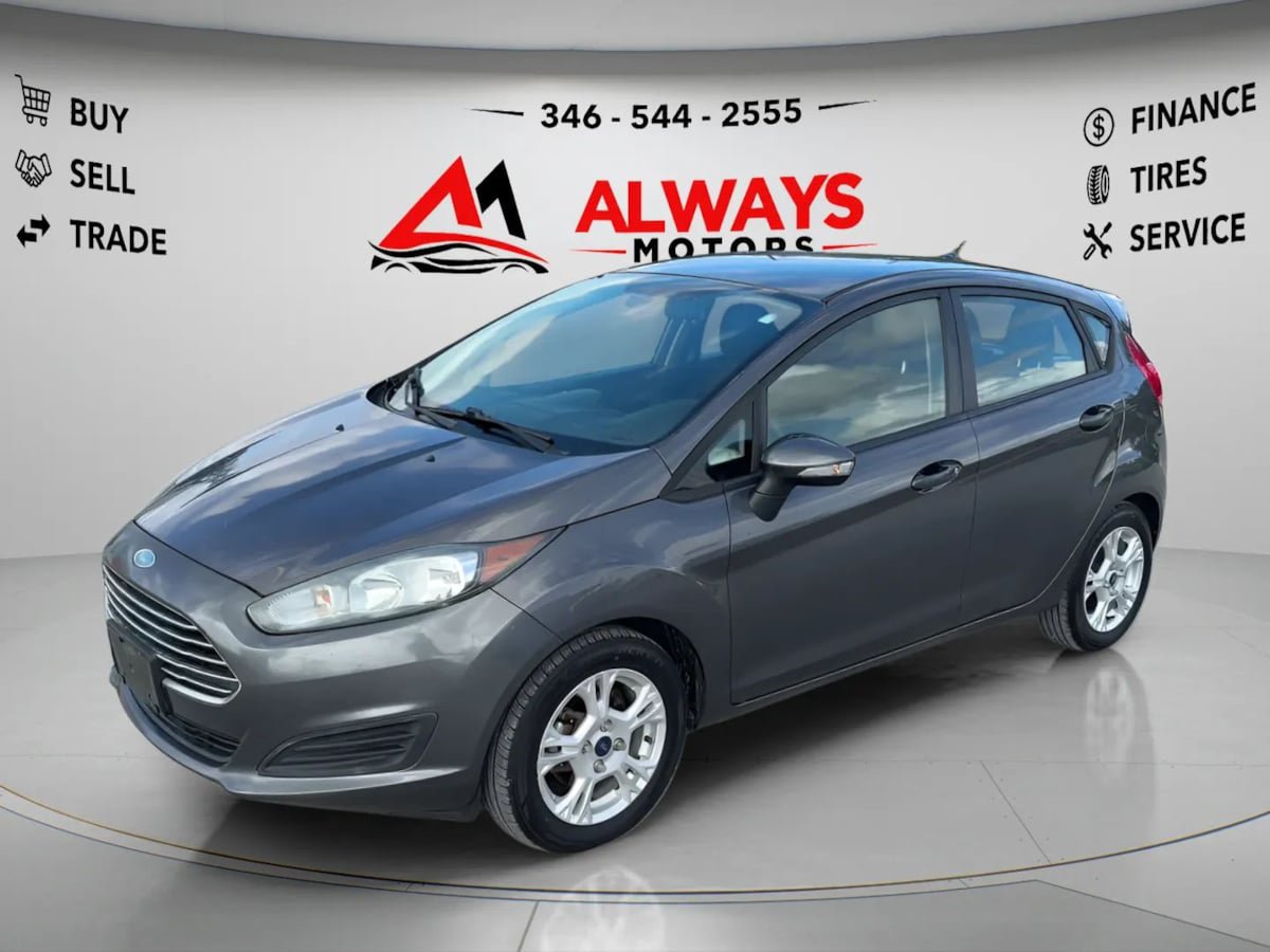 Used 2015 Ford Fiesta SE FWD image 1