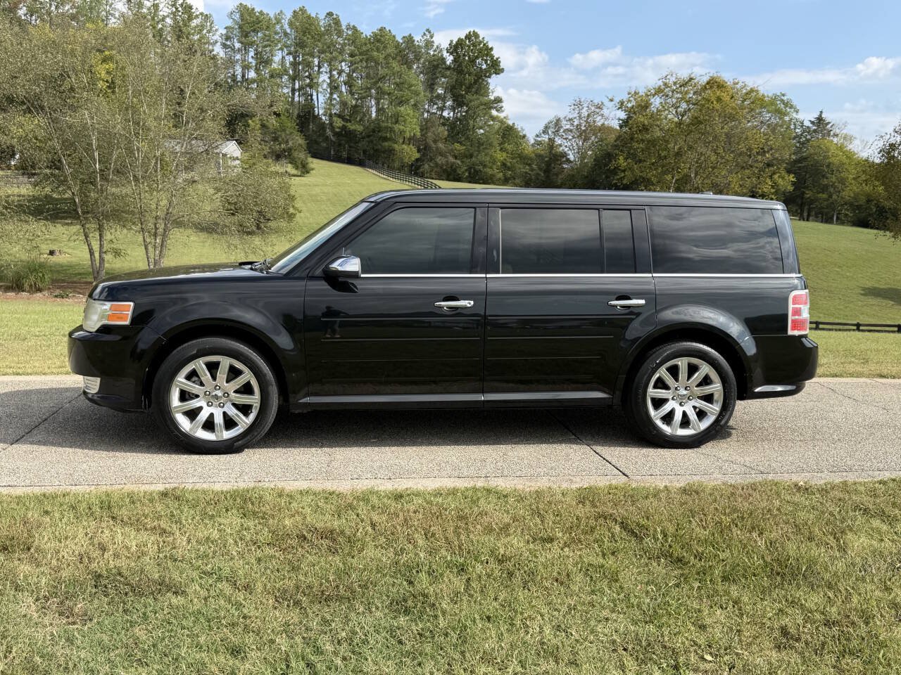 Used 2011 Ford Flex Limited FWD image 4