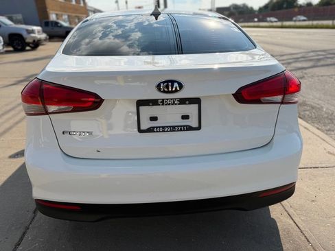 Used 2017 Kia Forte LX FWD image 4