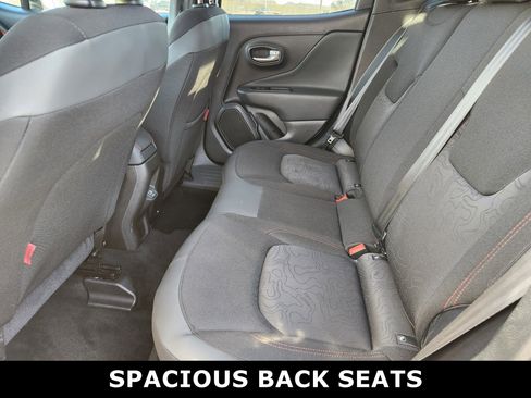 Used 2023 Jeep Renegade Trailhawk image 4