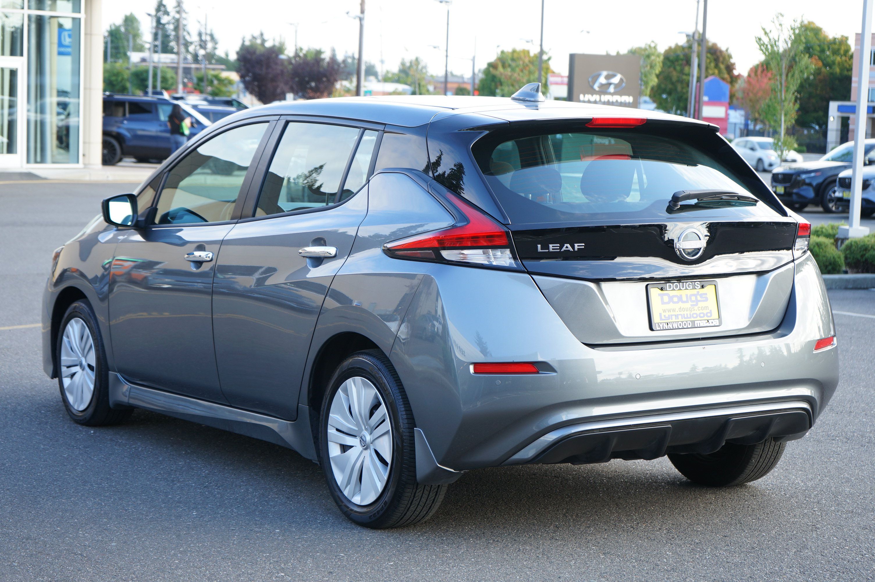 Used 2025 Nissan Leaf S FWD image 5