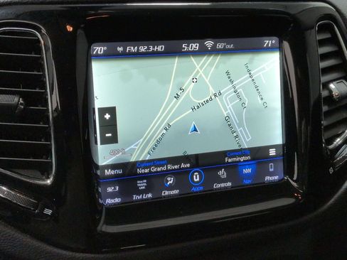 Used 2018 Jeep Compass Limited w/ Navigation Group AWD/4WD image 29