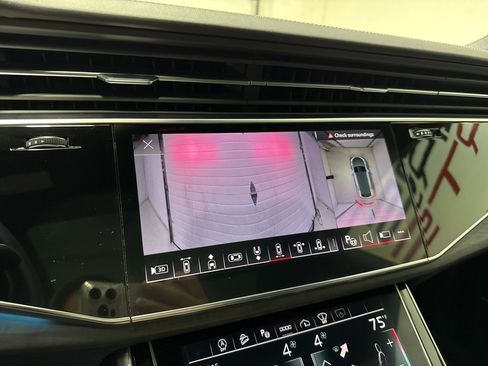 Used 2023 Audi Q8 Prestige w/ Prestige Package image 32