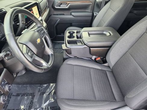Used 2025 Chevrolet Silverado 1500 LT RWD image 4