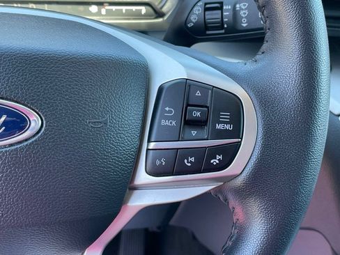 Used 2024 Ford Explorer XLT AWD/4WD image 18
