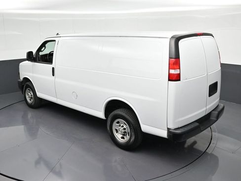 Used 2022 Chevrolet Express 3500 w/ Driver Convenience Package RWD image 15