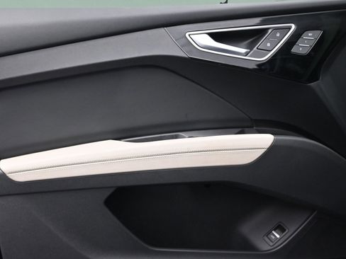 Used 2024 Audi Q4 e-tron Premium Plus w/ Premium Plus image 41