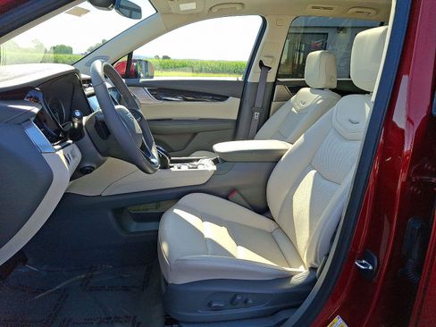 Certified 2024 Cadillac XT6 Premium Luxury image 13