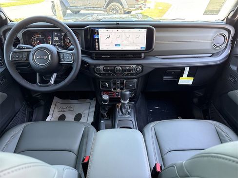 New 2025 Jeep Gladiator Mojave image 27