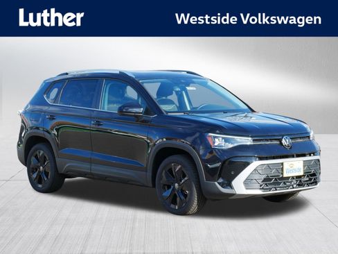 New 2025 Volkswagen Taos SE image 1
