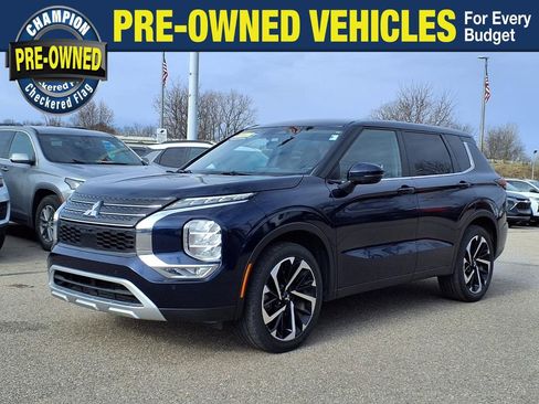 Used 2024 Mitsubishi Outlander SE Black Edition FWD image 1