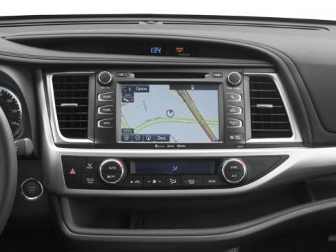 Used 2017 Toyota Highlander XLE image 10