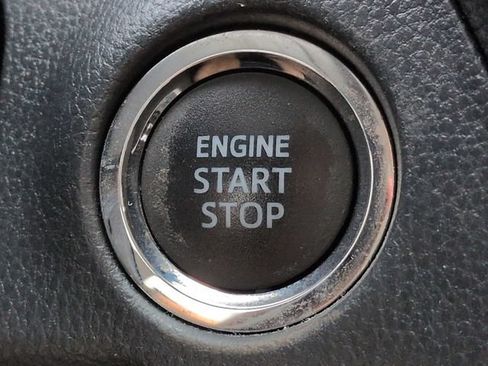 Used 2020 Toyota RAV4 XLE AWD/4WD image 26
