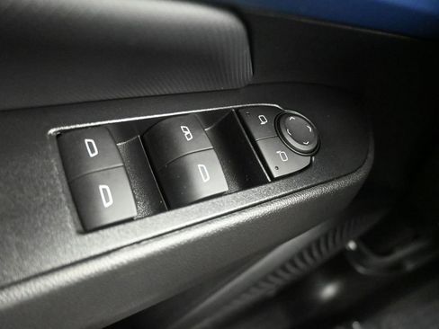 Used 2025 Chevrolet Equinox EV LT w/ Convenience Package image 25