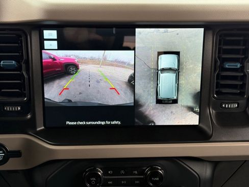 Used 2022 Ford Bronco Wildtrak image 17