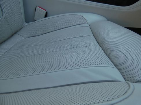 Used 2016 BMW 750i xDrive image 27