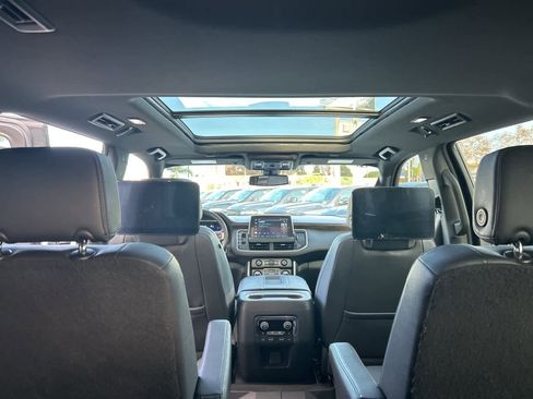 Used 2022 Chevrolet Tahoe Z71 w/ Luxury Package image 36