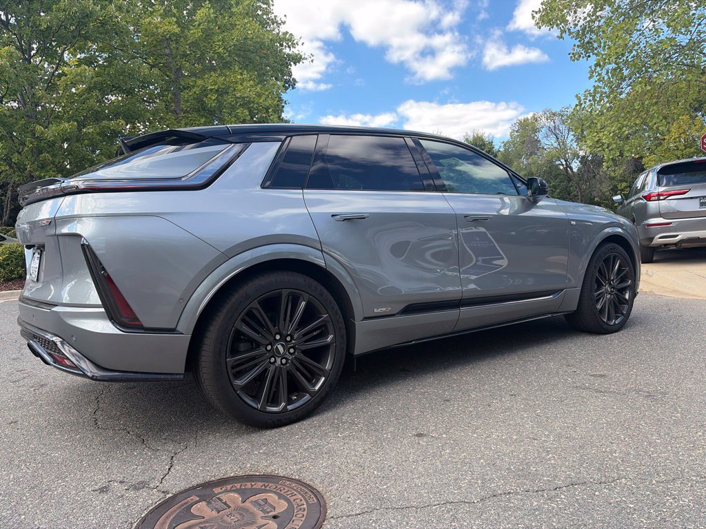 Used 2026 Cadillac Lyriq V AWD/4WD image 4