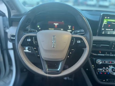 Used 2022 Lincoln Corsair Reserve w/ Equipment Group 201A image 19