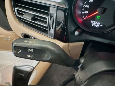 Used 2020 Porsche Macan S image 5