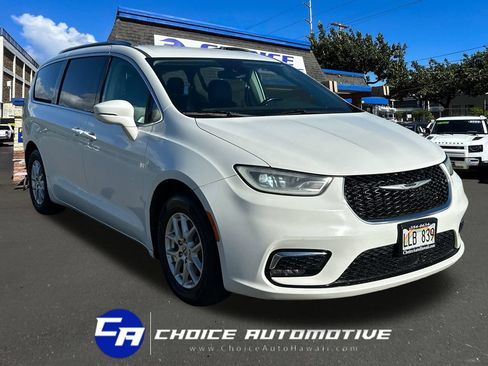 Used 2021 Chrysler Pacifica Touring-L FWD image 10