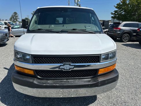 Used 2019 Chevrolet Express 3500 LT w/ LT Preferred Equipment Group RWD image 5