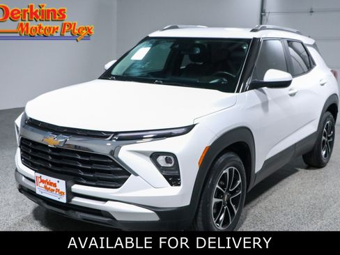 Used 2025 Chevrolet TrailBlazer LT w/ Convenience Package FWD image 1