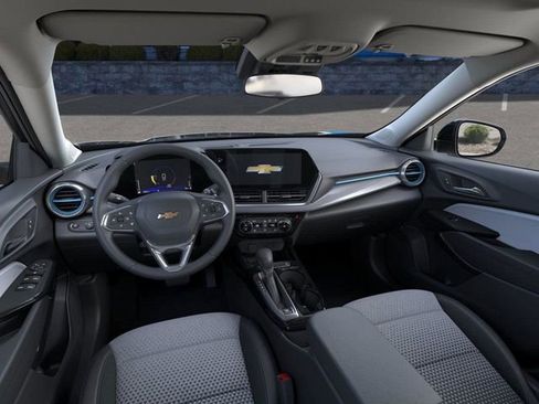 New 2026 Chevrolet Trax LT w/ Sunroof Package image 15